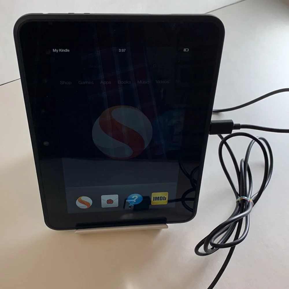 Amazon Black Kindle eBook Reader with USB Cable